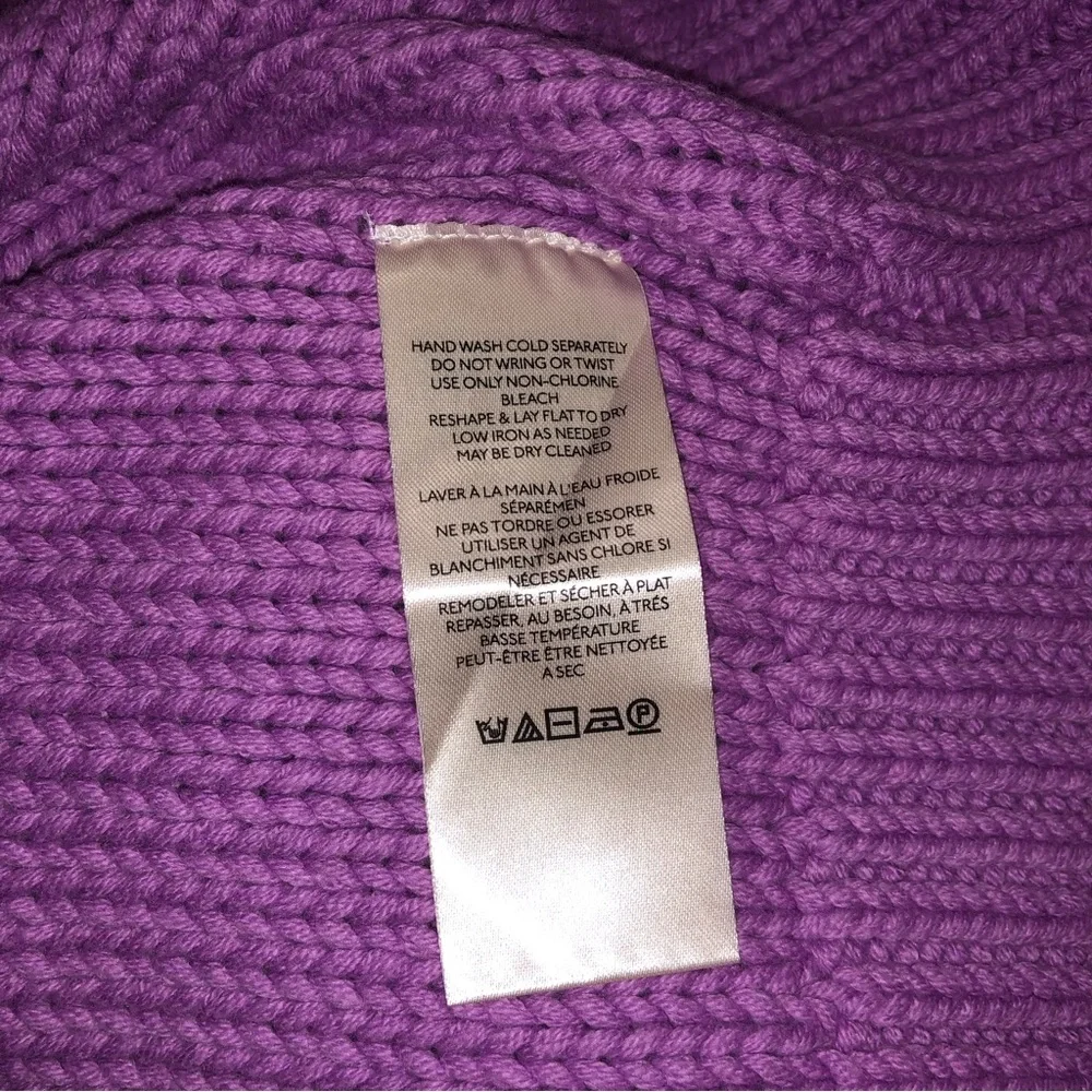 NWOT Alli V-Neck sweater by Free People in size XS